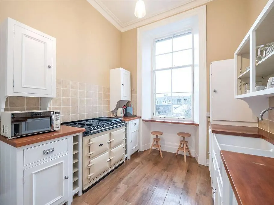 Beautiful & Bright 2 Bed Flat Murrayfield エディンバラ 0*,