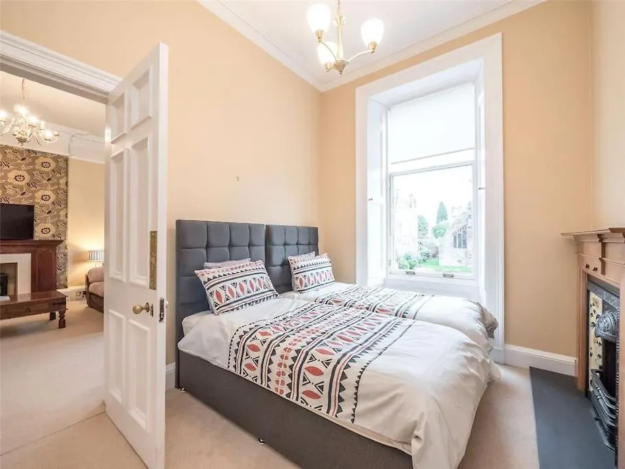 Beautiful & Bright 2 Bed Flat Murrayfield エディンバラ